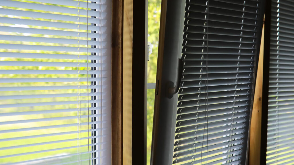 Améliorer le confort thermique de sa maison avec un brise-soleil orientable